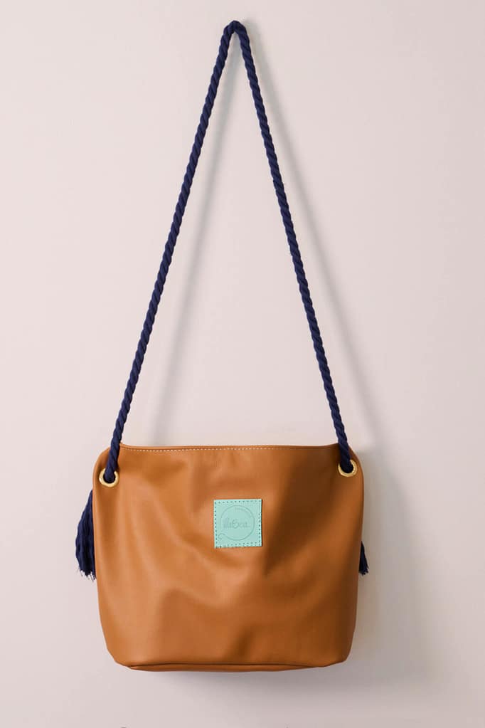 Yoyage Shoulder Bag in Camel